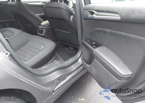 2014 Ford Fusion Se z USA, uszkodzony, nr VIN 1FA6P0HD4E5360689